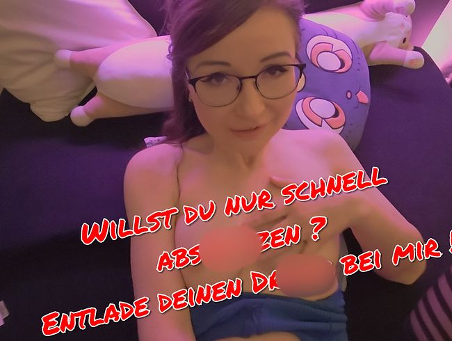 TinyEmily Porno Video: Entlade deinen DRUCK bei mir!! Ich mach für dich die Beine breit