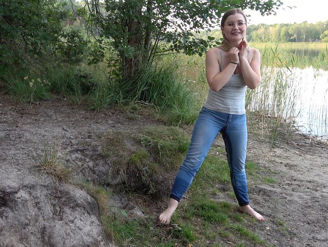 TinyEmily Porno Video: OMG ich hab mir in die Hose gemacht Mein Erstes  Jeanspi** Video naturs***