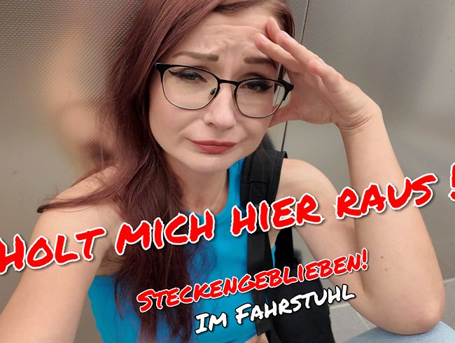 TinyEmily Porno Video: sper*asucht Kickt!! Stecken geblieben im Fahrstuhl...